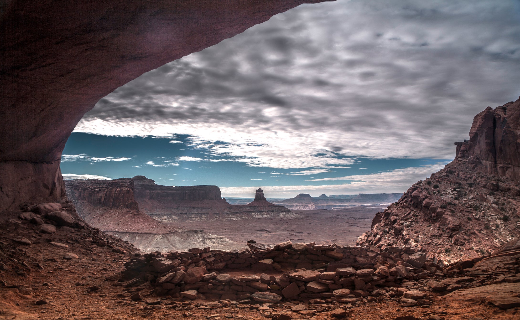 False Kiva        Silent Spirits    Canyonlands