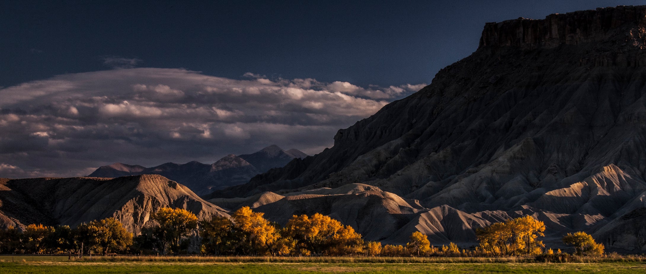 Caineville Flats        Henry Mountains       Fall Colors