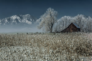 Historic Wooden Barn  Boulder Flatirons