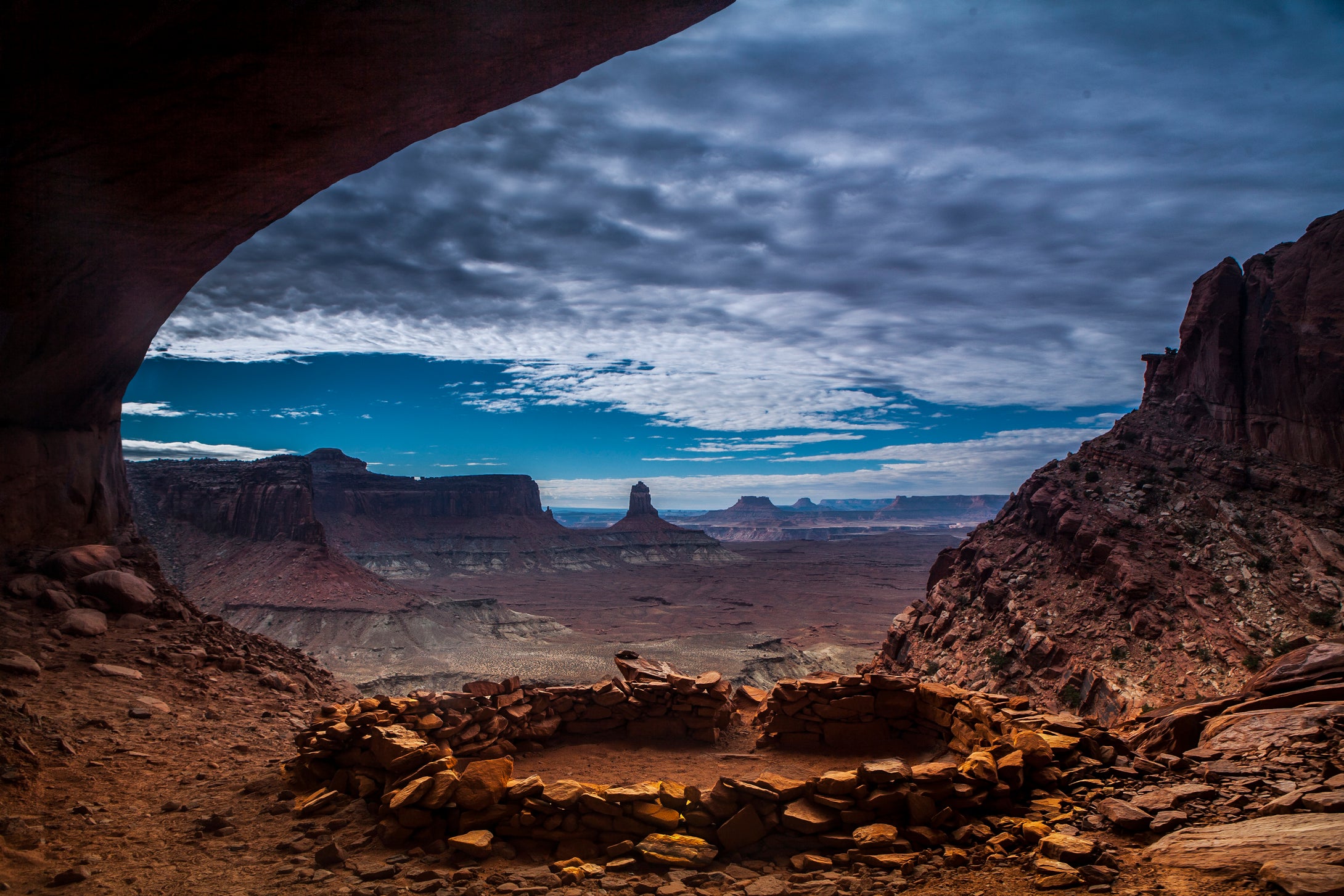 False Kiva        Silent Spirits    Canyonlands    Utah